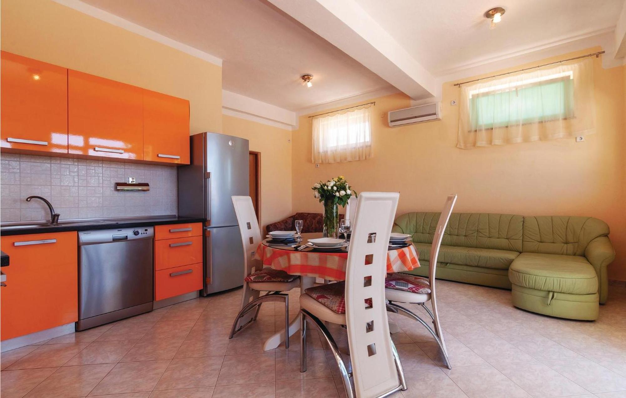 Awesome Apartment In Ribnica-Krusevo With Kitchen Anić Eksteriør bilde
